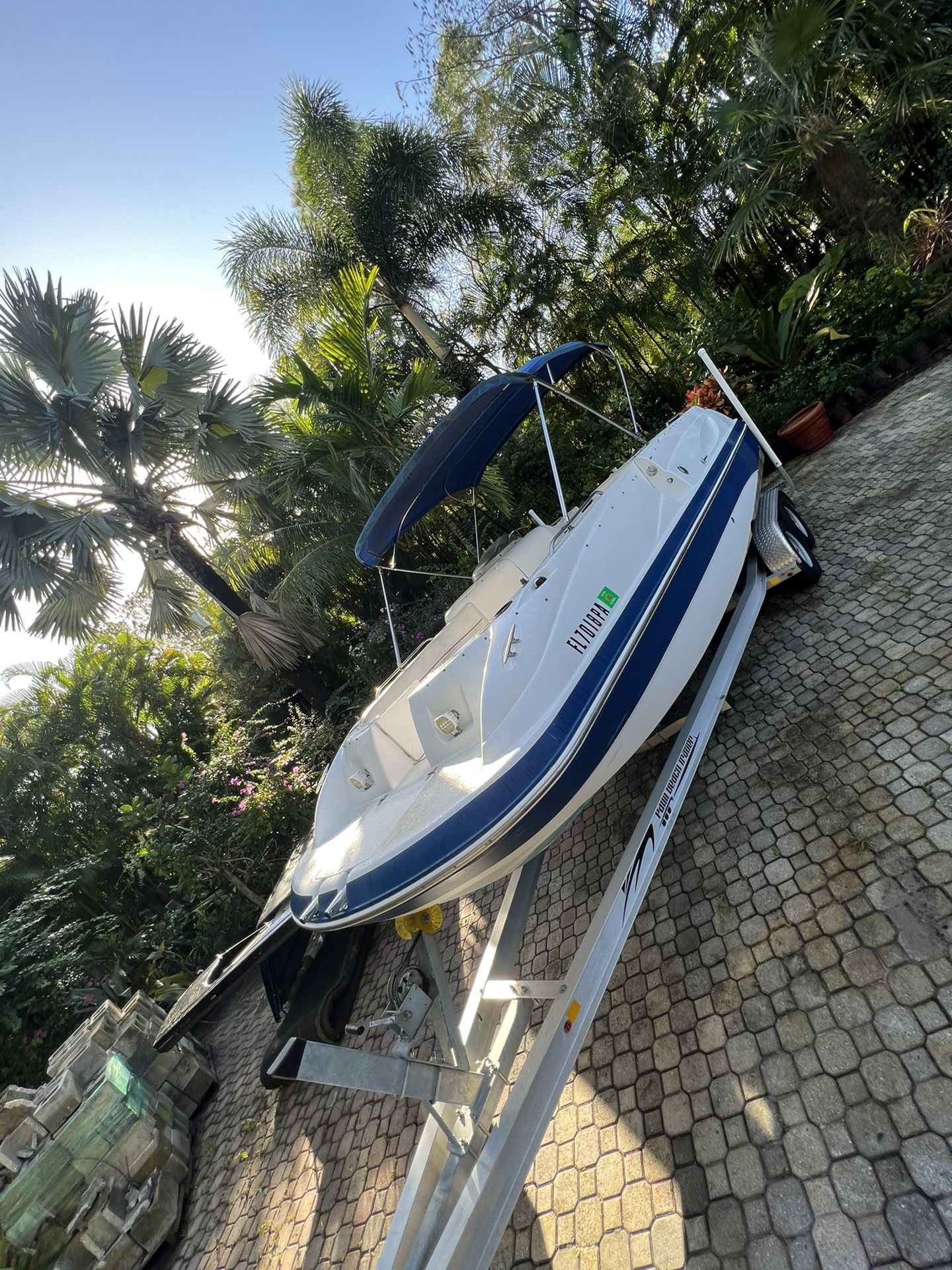 Donzi Fun deck Inboard Just Serviced  Open To Trades 