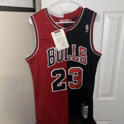 NBA Michael Jordan Bulls red and black split jersey size m