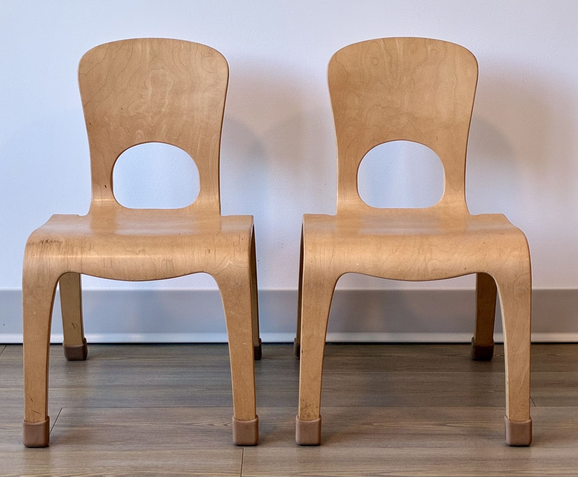 Vintage Kids Chairs – Grab This Iconic Pair NOW!