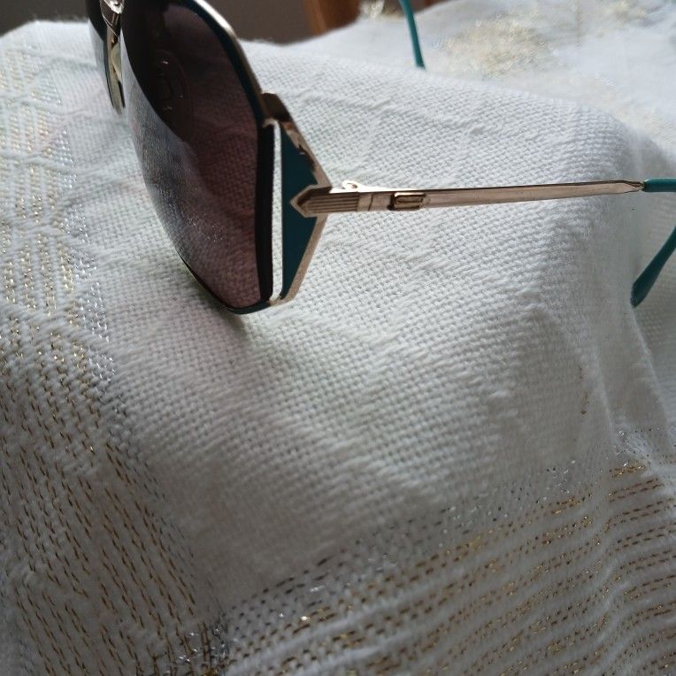 Vintage Silhouette 8012/25 Gold and Teal Sunglasses Made In  display picture 1