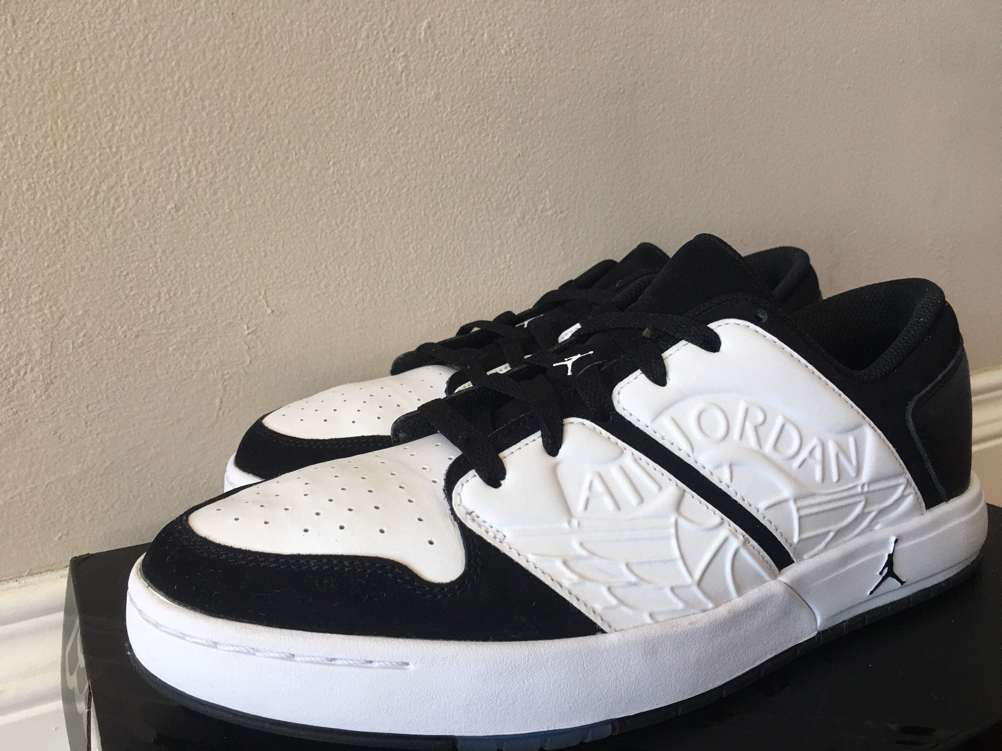AIR JORDAN NU RETRO 1 LOW
