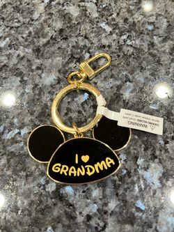 Disney I Love Grandma Keychain with Mickey Mouse Ears.  Brand new with tags.  Smoke free home