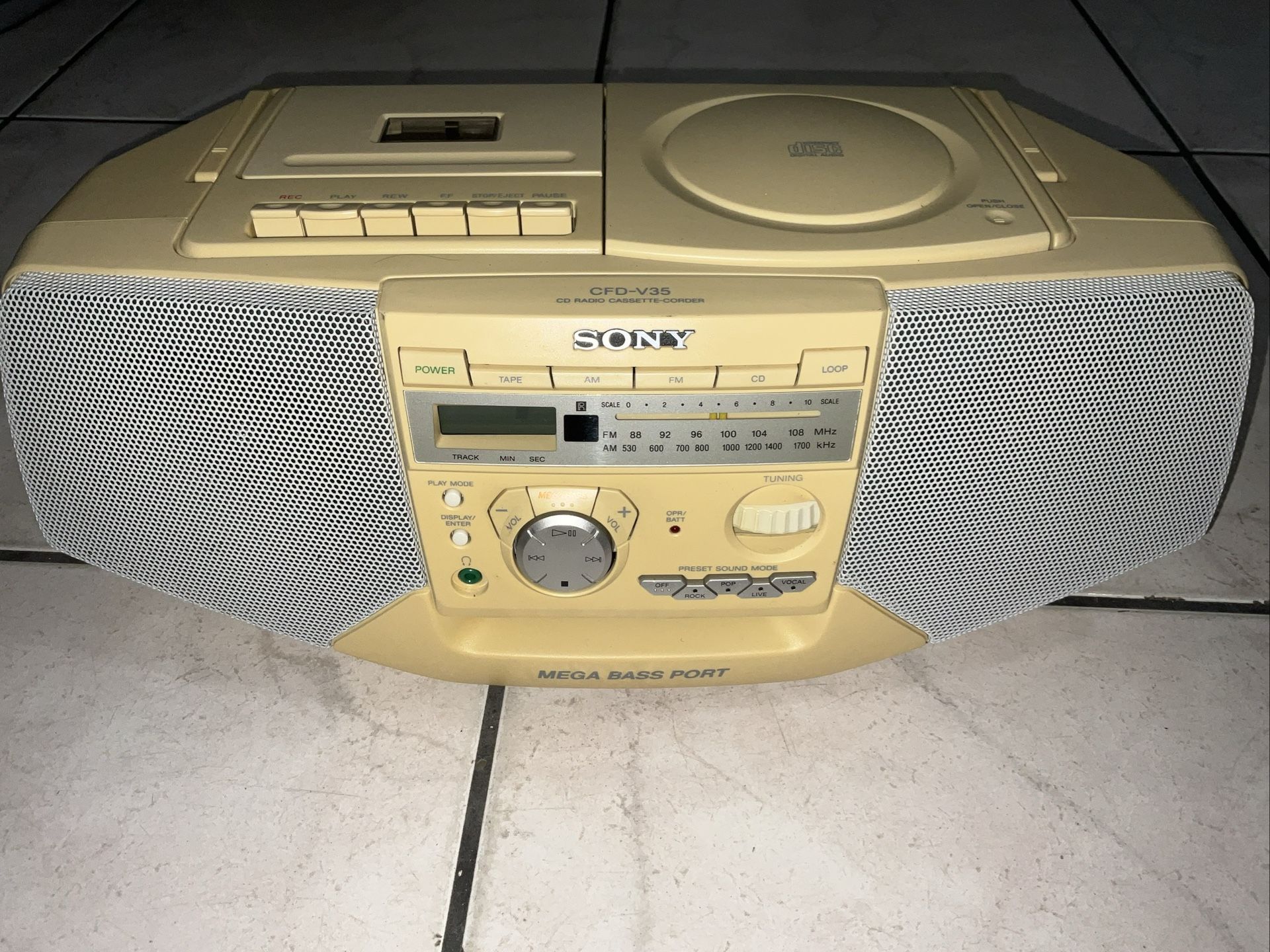 Vintage Sony CFD-V35 CD Player AM/FM Radio Audio Cassette Bass Boombox Working