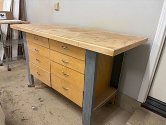 Sturdy Work Bench 61 1/2 x 25 1/2 - Height 37 inches
