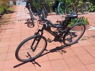 Hyper men's mountain bike size 26