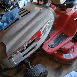 Huskee 46 Inch Cut Lawn Tractor 