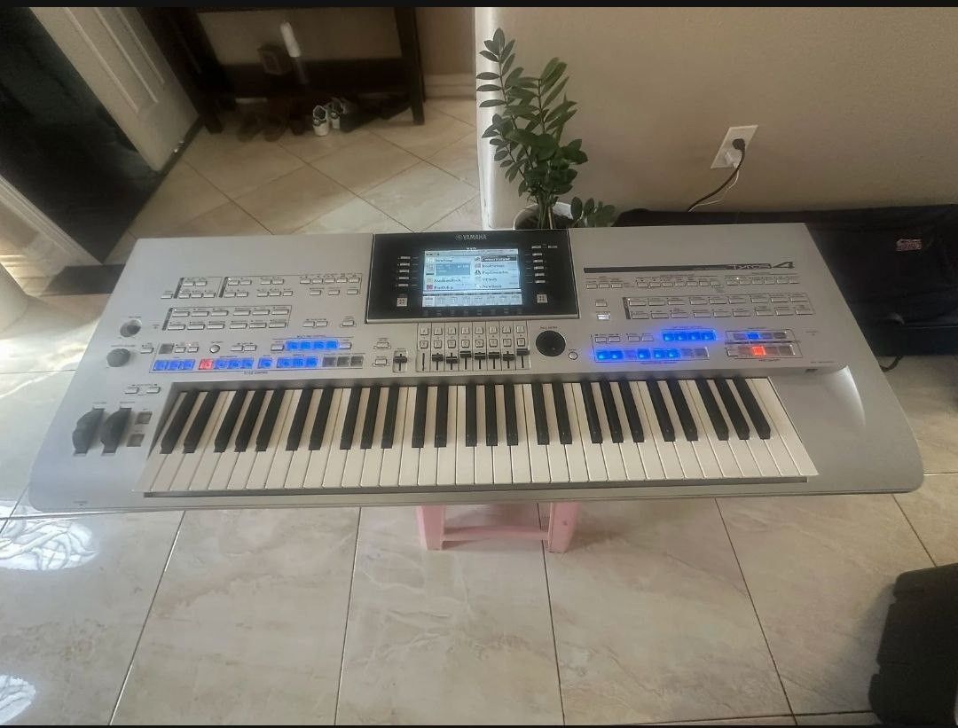 Yamaha-Tyros4-61-Key-Arranger-Keyboard