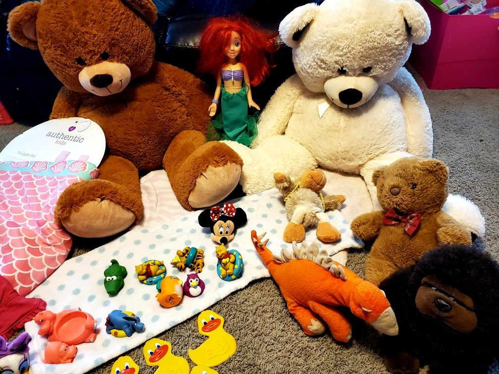 30 pieces bundle of stuffed animals and more