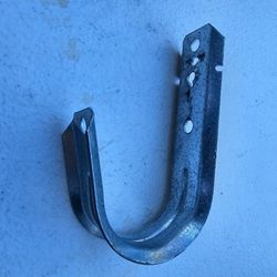 Medium J-Hooks (CAT32)