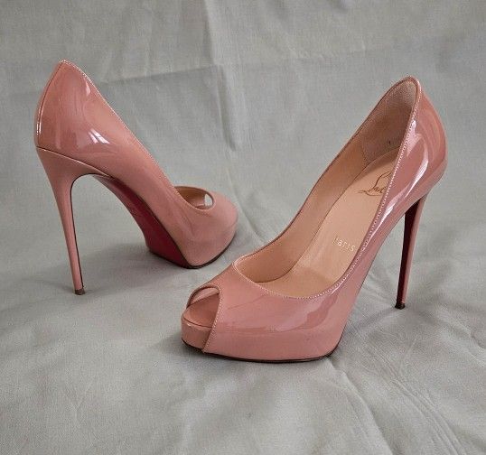 Women's Christian Louboutin Tan Patent Leather Open-Toe Luxury Pump Heels Size 6 US