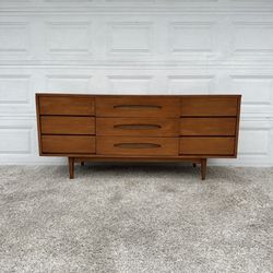 Vintage Mid Century McCoy 9-Drawer Dresser 66”‼️DELIVERY INCLUDED‼️