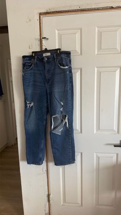 Abercrombie and Fitch the ankle straight ultra high rise 14