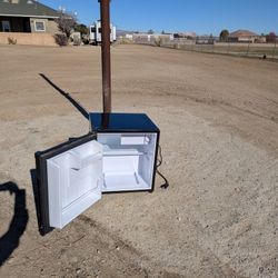 Mini Fridge 1.7 cu ft 