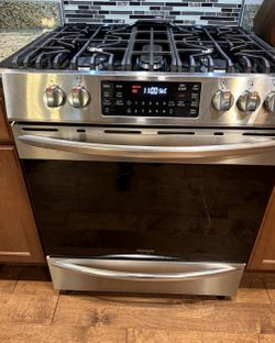 Frigidaire Gallery 30” Gas Range, Stainless, 2016