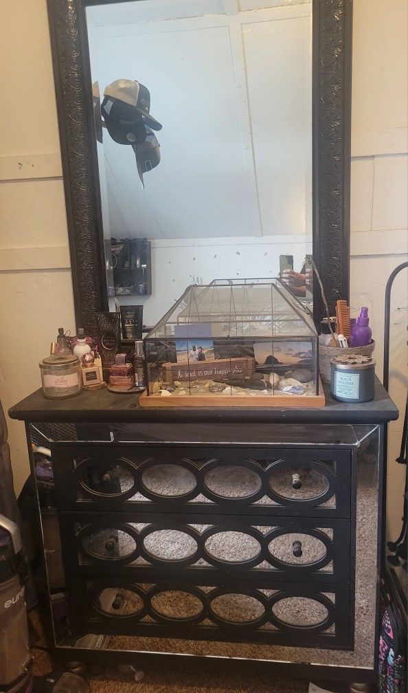 Dresser & Mirror