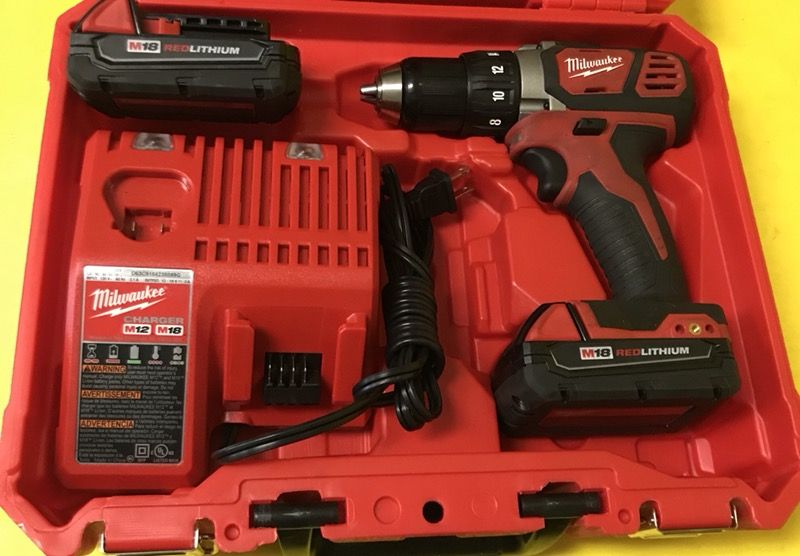 Milwaukee 2606-22CT M18 18V Lithium-Ion 1/2 In Cordless Drill Driver  Compact Kit GOOD CONDITION for Sale in Orlando, FL OfferUp