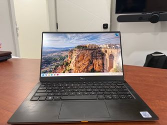 Dell XPS 13 Laptop – Intel Core i5, 8GB RAM, 256GB SSD