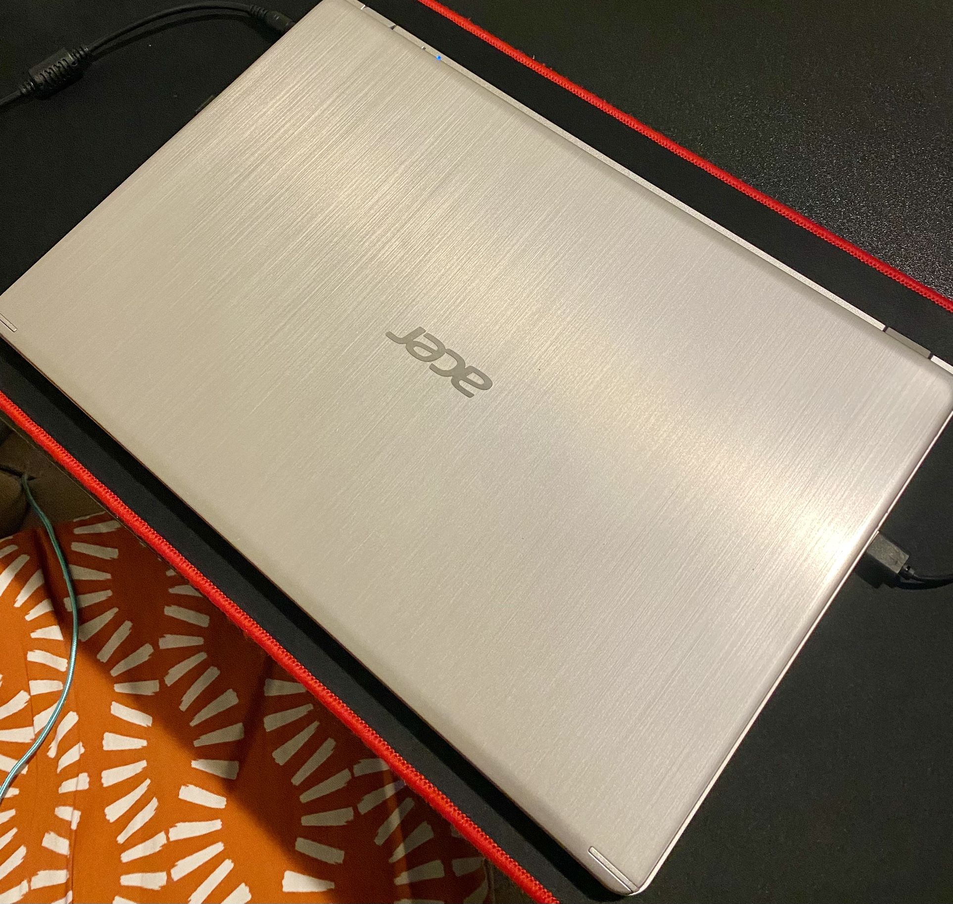 Acer Aspire 5 Laptop – Ryzen 3 – Works Great – Hinge Cosmetic Issue