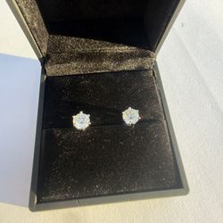 GRA Certified 925 Silver Moisanite Stud Earrings 