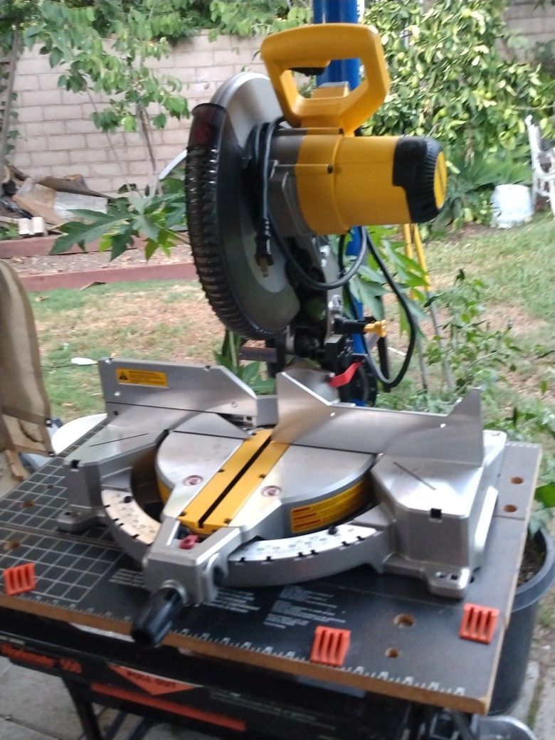 DeWalt Miter Saw 180