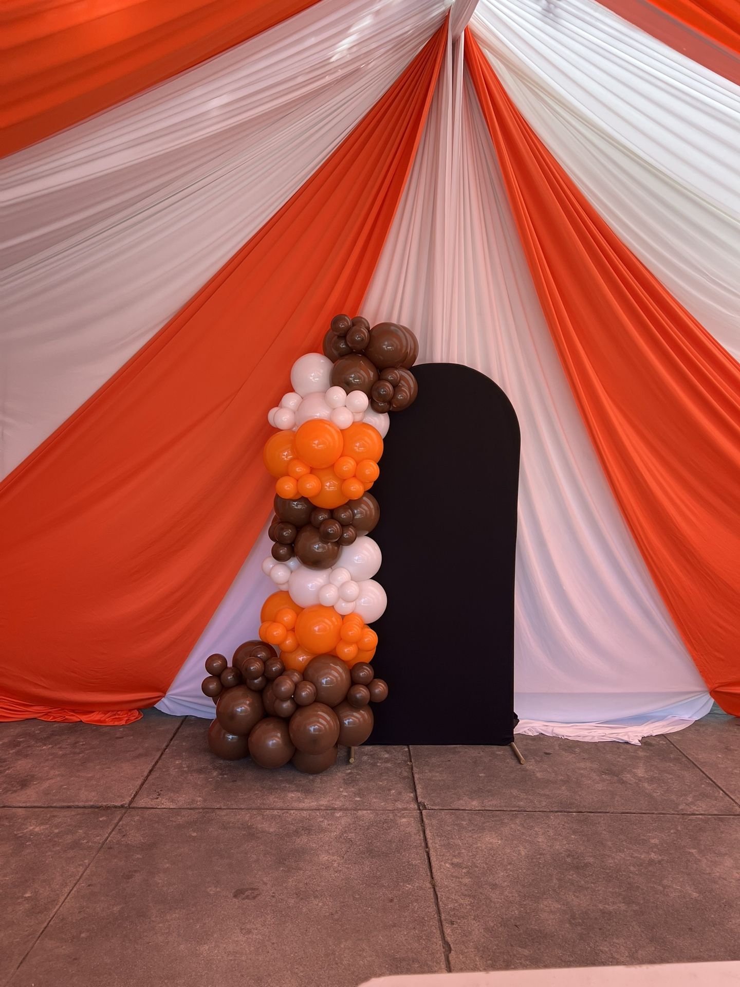 Balloon Garland With Cloth Backdrop