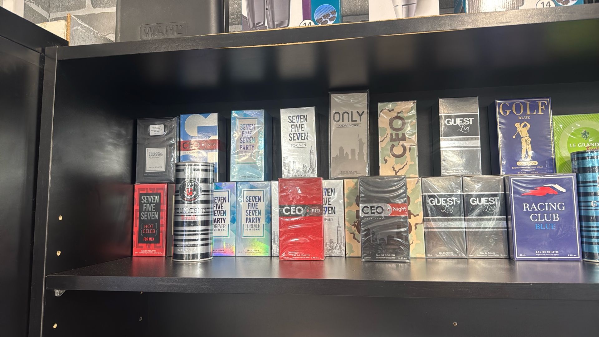 32 Colognes 