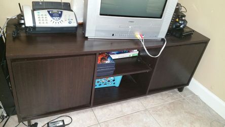 40 inch TV Stand for a flat tv