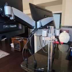 Dual Arm Monitor Mount With 2 Monitor Screens