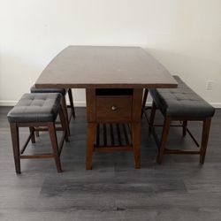 Rooms To Go Walstead Place Counter Height Set – Originally $999 – Asking $220