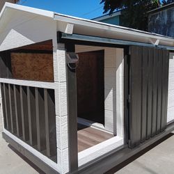 DOG HOUSES 