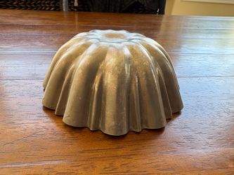 Vintage Jell-O mold aluminum 6”