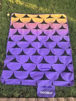 Tacobell Picnic Blanket