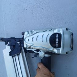 Metabo HPT 21° Framing Nailer
