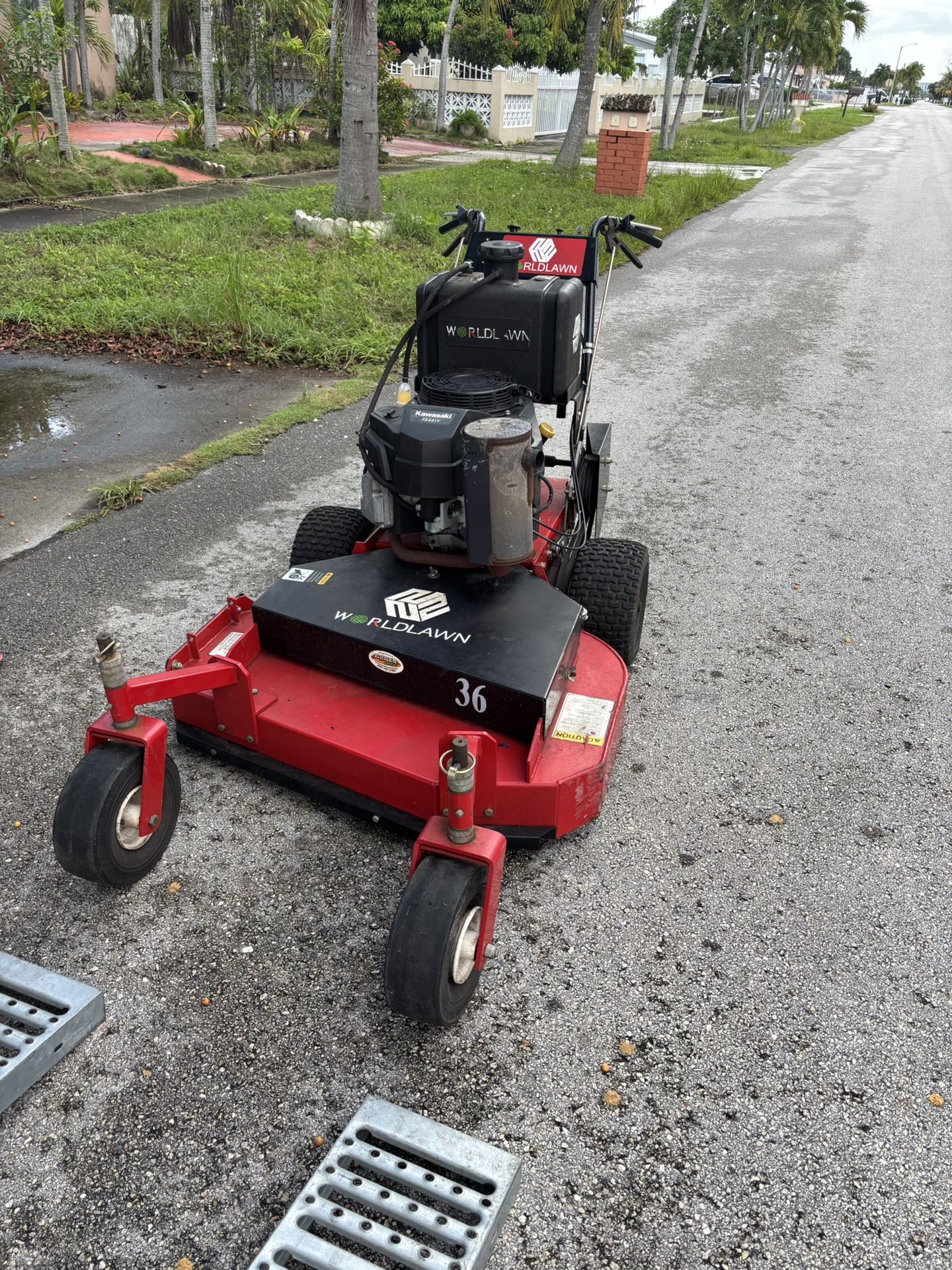 WorldLawn 36inch Walkbehind