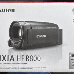 Canon VIXIA HF R800 Camcorder – Great Condition + Extra Battery