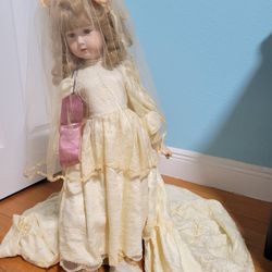 Vintage Composition Doll - Girl In A Wrdding Dress 