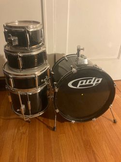 Five piece maple drum set