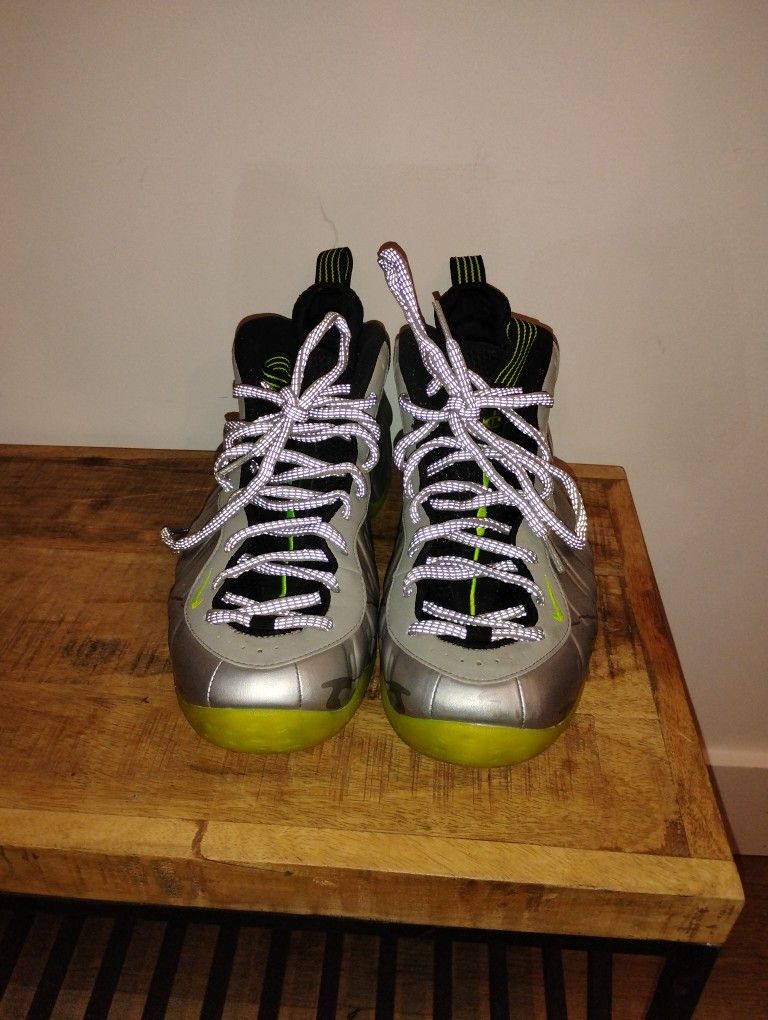  Nike Air Foamposite – Metallic Silver / Volt Green 🔥