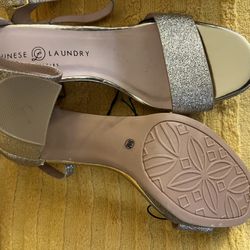 Women’s Chinese laundry brand new Sandals