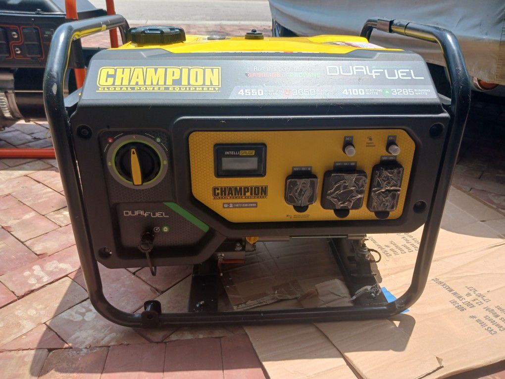 Champion Dual Fuel 4550 Watt Generator 