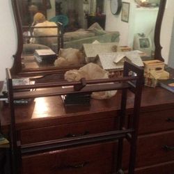 Nice Large Dresser W Mirror Set For Pickup