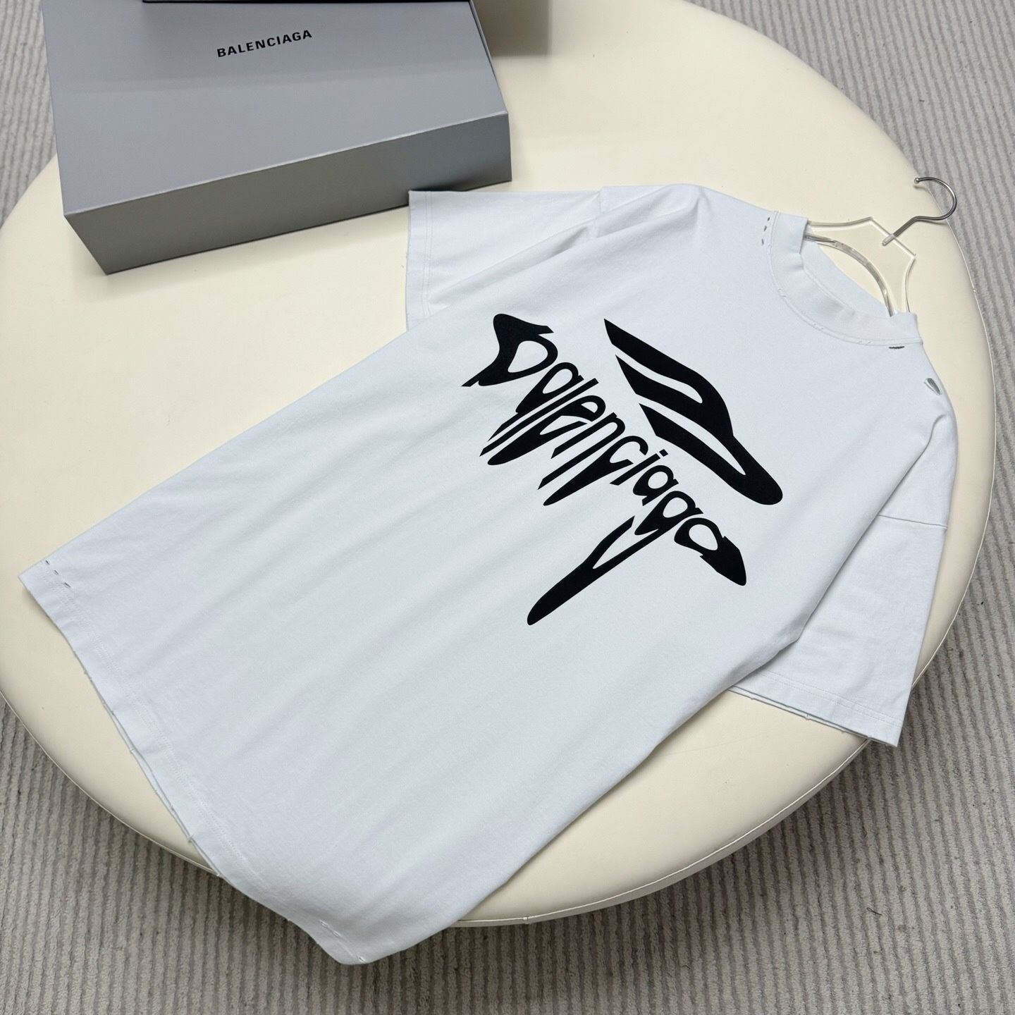NEW Balenciaga Distressed Logo Print T-Shirt (White/Black)