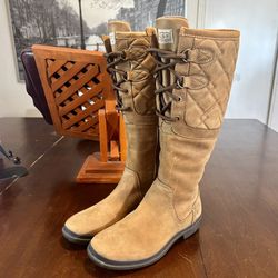 UGG Elsa Quilted Tall Leather Lace-Up Boots Side Zipper Women’s Size 5.5 (Like New) S/N 1013484