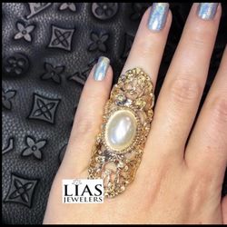 New 18k Yellow Gold Engagement Ring 