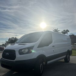 Ford Transit 250 Van Low  Roof 2019 
