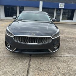 2017 Kia Cadenza 