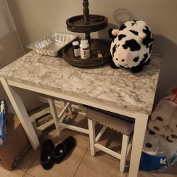 Small White Kitchen Table With Stools