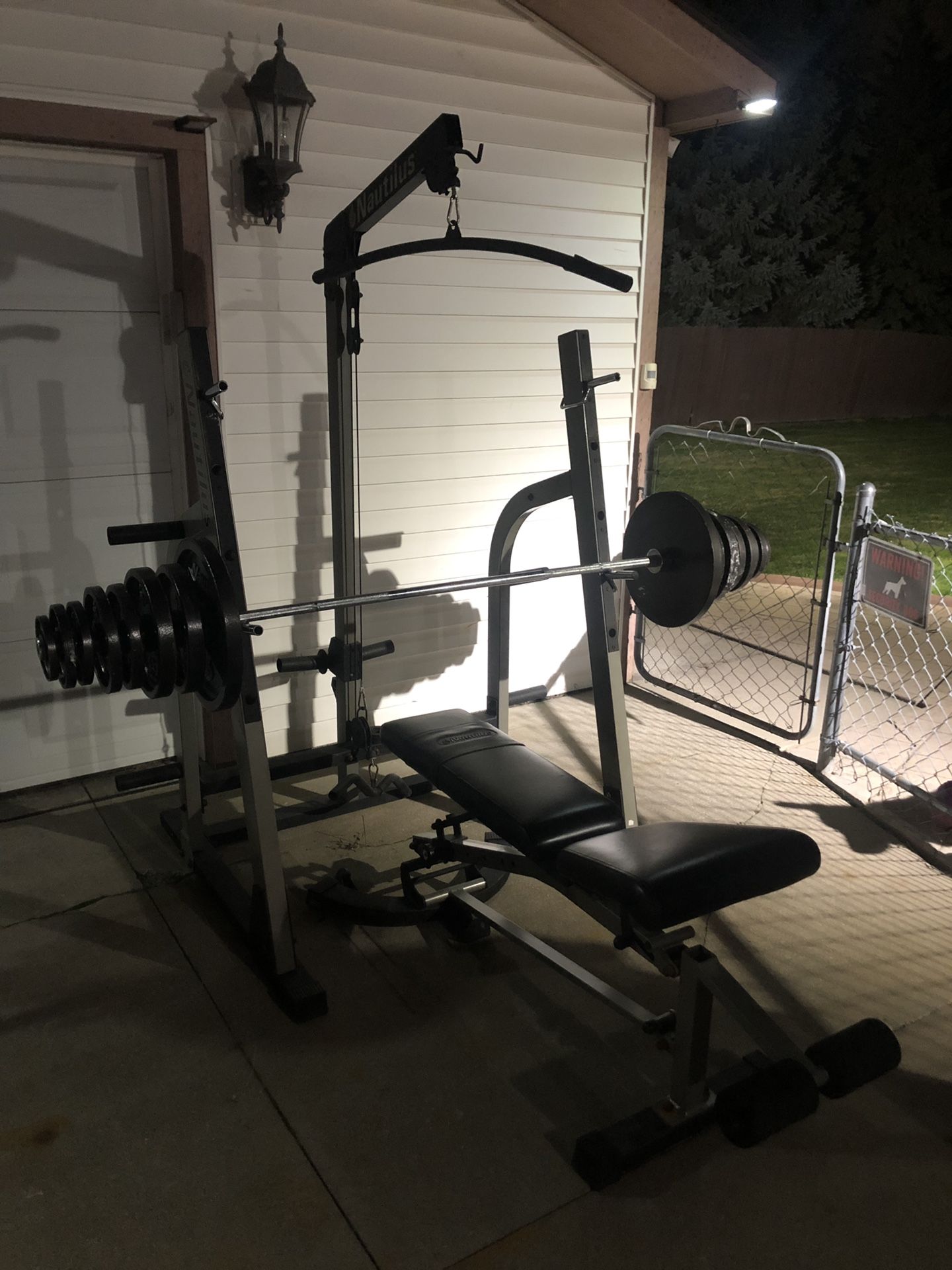 Nautilus Bench with 300lb Nautilus Weight Set (Free Delivery)