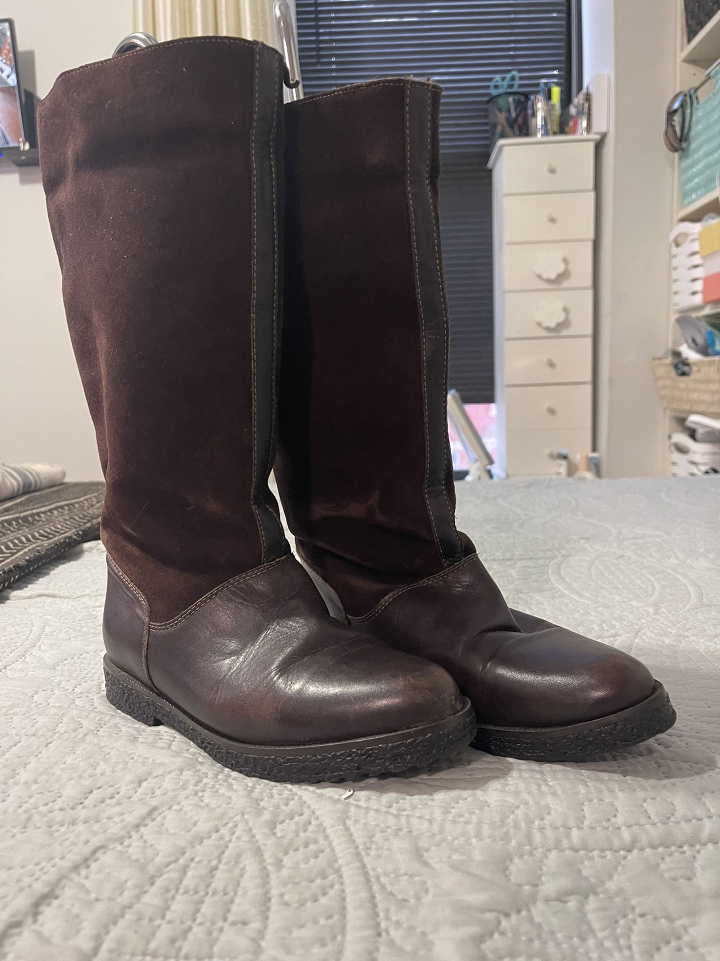 La Canadienne Winter Boots Size 1/2