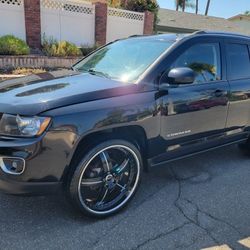 (14) Jeep Compass Limited, Clean Title, Smogged, 4x4, 22"rims, 4 Cylinder, Reliable Transportation 